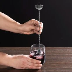 KIKKERLAND Spoon Strainer -Kikkerland BA99 action