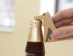 KIKKERLAND Fetch! Bottle Opener 13 KIKKERLAND Fetch! Bottle Opener -Kikkerland BO25 DOG BOTTLEOPENER ACTION 4490