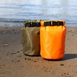KIKKERLAND Orange Waterproof Bag -Kikkerland CD109 G DryBag Action uz3Q6A2392 ae77908d 6254 473e 9766 dee893a1fd65