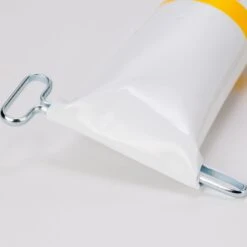 KIKKERLAND Tube Squeeze Keys -Kikkerland CD141 Tube Metal Paint Squeezer. Action 2