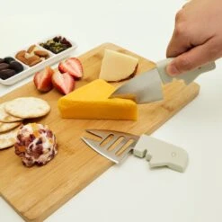 KIKKERLAND Happy Together Cheese Knives -Kikkerland CHS10 Cheese Knives S 2 Action