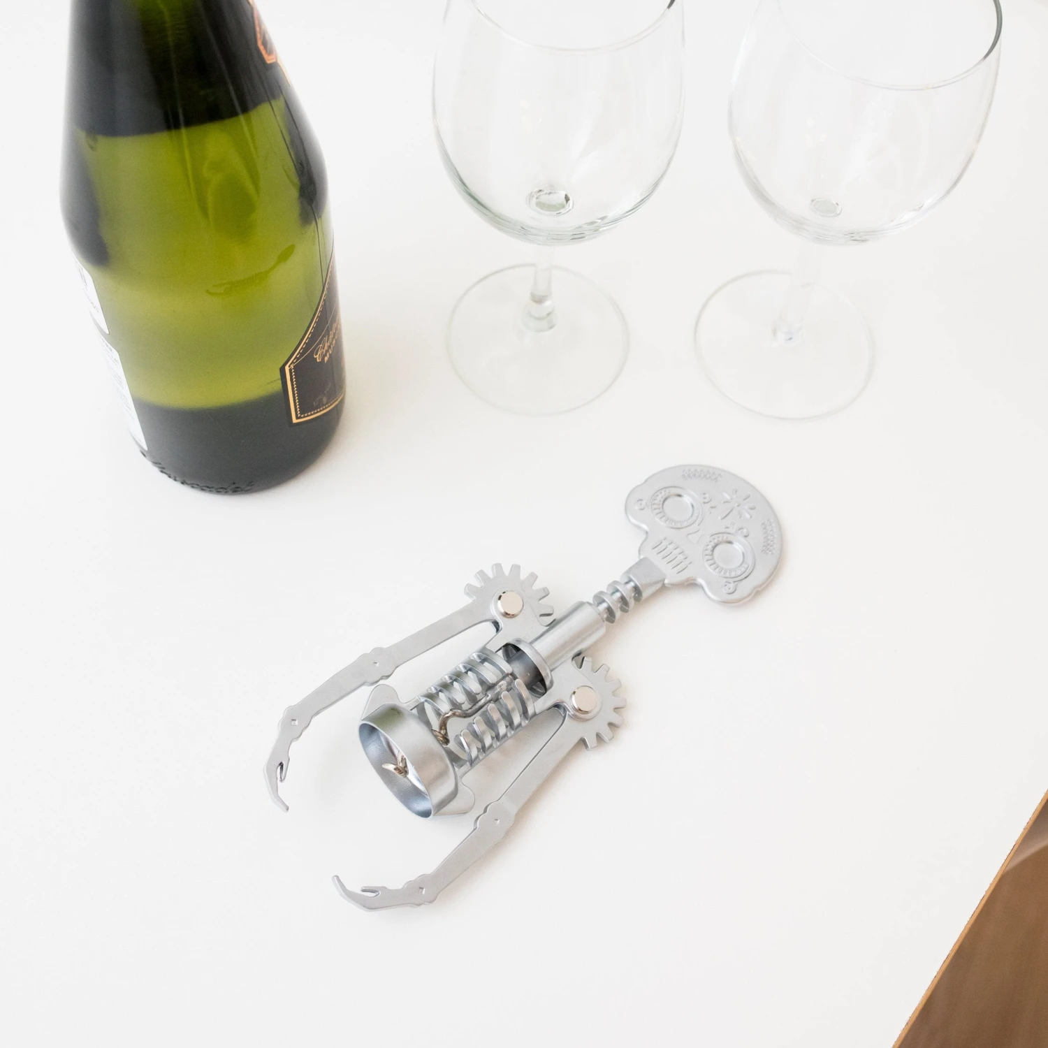 KIKKERLAND Skull Corkscrew 5 KIKKERLAND Skull Corkscrew - Image 3