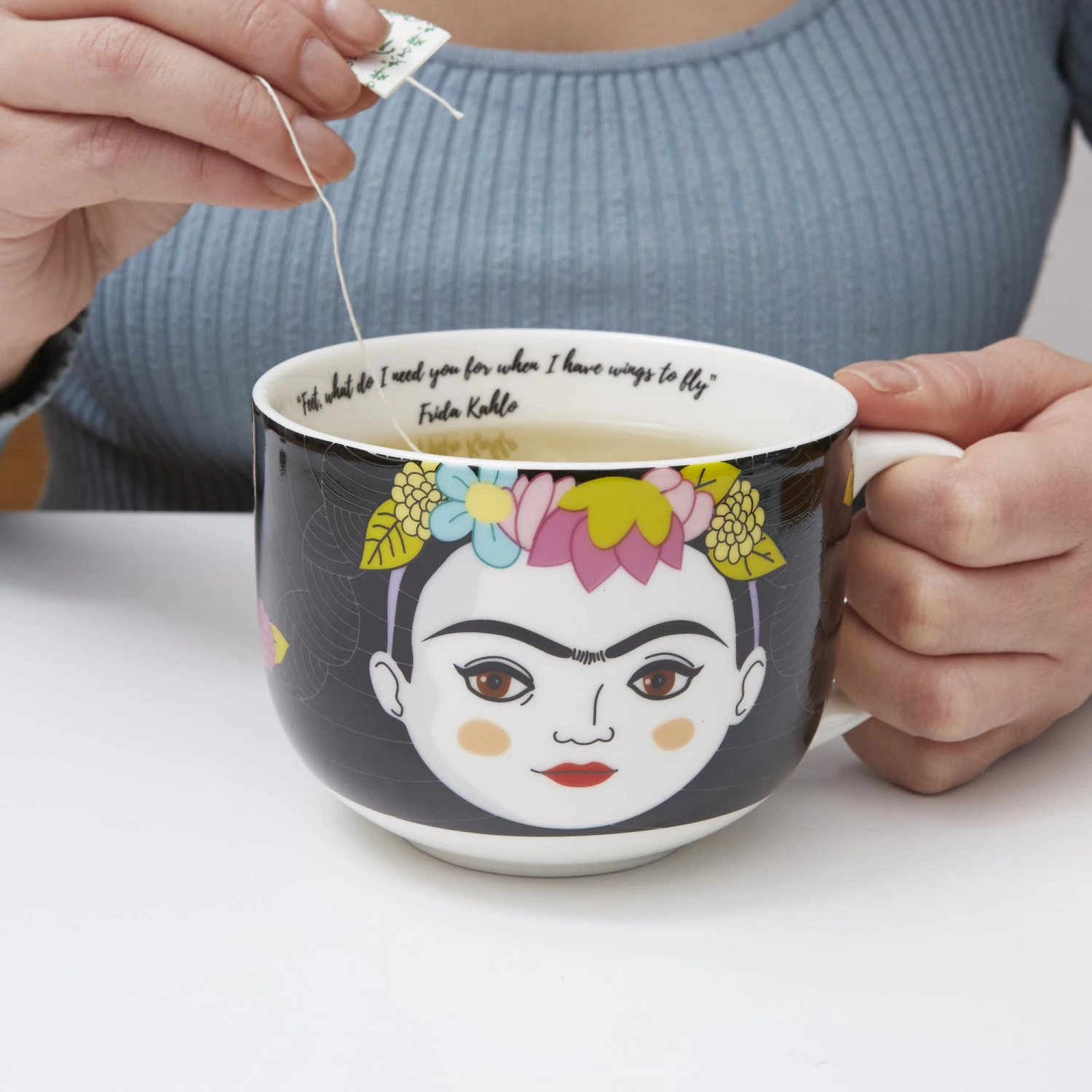 KIKKERLAND Frida Kahlo Mug 4 KIKKERLAND Frida Kahlo Mug - Image 2