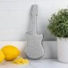 KIKKERLAND Guitar Grater -Kikkerland CU339GuitarGrater action1