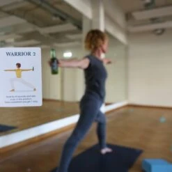 KIKKERLAND Beer Yoga -Kikkerland GG182 IMG1