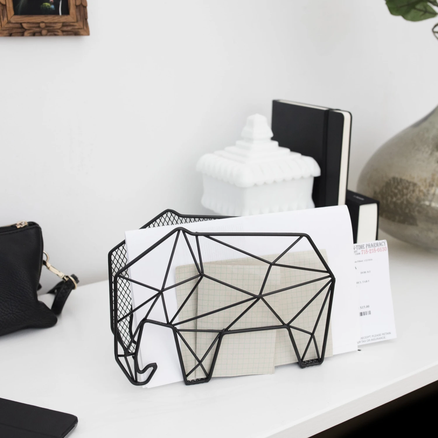 KIKKERLAND Letter Organizer Elephant + Key Holder 5 KIKKERLAND Letter Organizer Elephant + Key Holder - Image 3