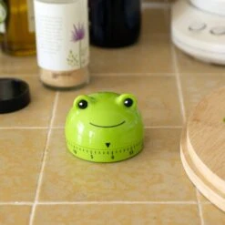 KIKKERLAND Frog Kitchen Timer -Kikkerland KT55 Action1