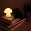 KIKKERLAND Small Mushroom Light -Kikkerland LT25 S Action1
