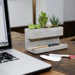 KIKKERLAND Concrete Large Planter And Pen Holder -Kikkerland PL02 L ACTION 7593
