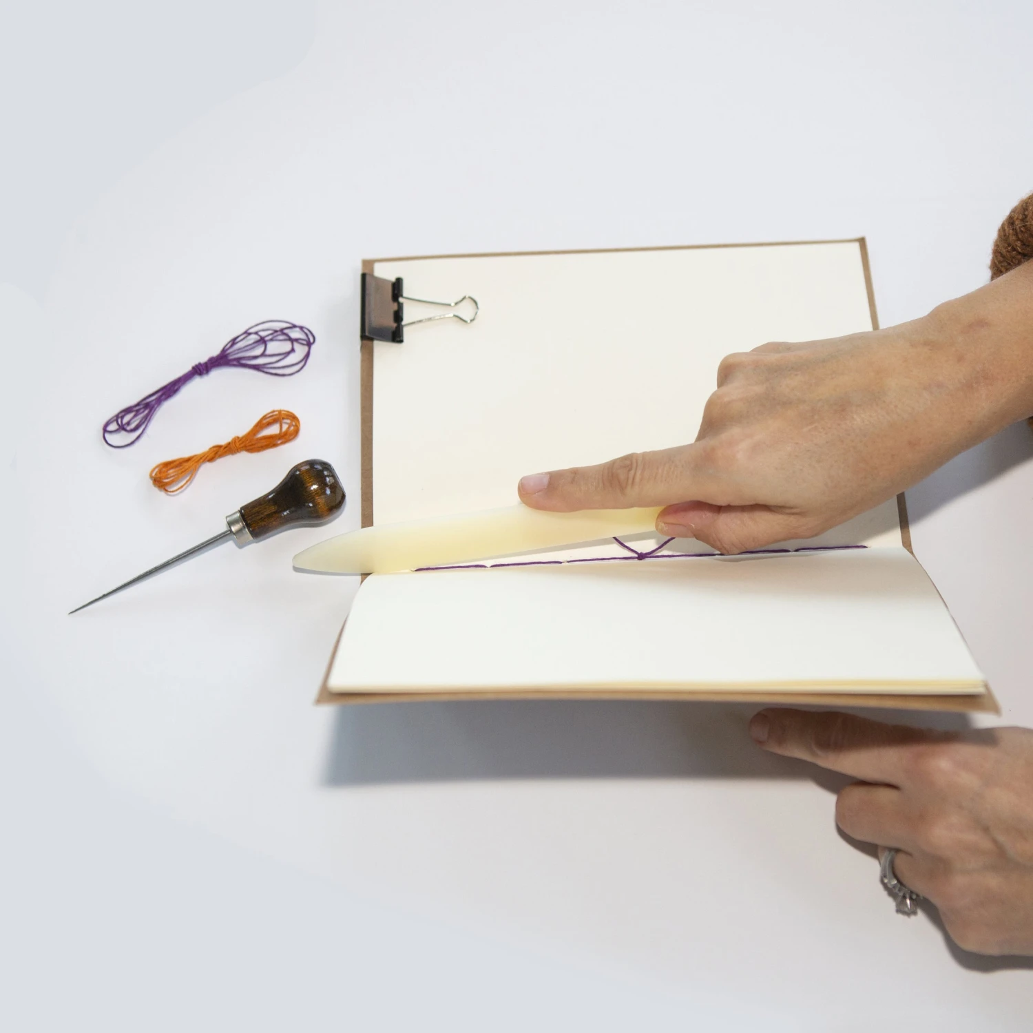 KIKKERLAND Book Binding Kit 4 KIKKERLAND Book Binding Kit - Image 2