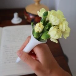 KIKKERLAND Vase Desk Pen -Kikkerland ST126 Action1