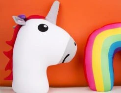 KIKKERLAND Unicorn Zip & Flip Pillow -Kikkerland TT39 ZIP AND FLIPPILLOW UNICORN ACTION 0019